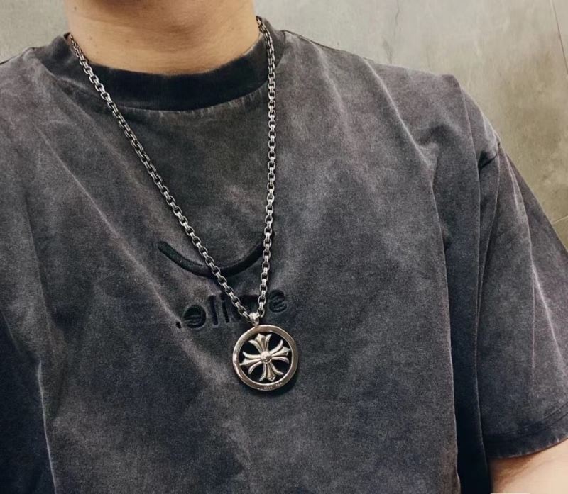 Ch*0me He**ts necklaces